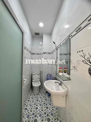 Nhà Mới Xây 100% DT 220m2 1Trệt 1Lửng 3Lầu 5Pn 5Wc Sẳn Máy Lạnh