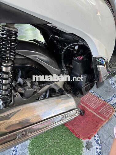 Cần bán xe SH150i màu trắng