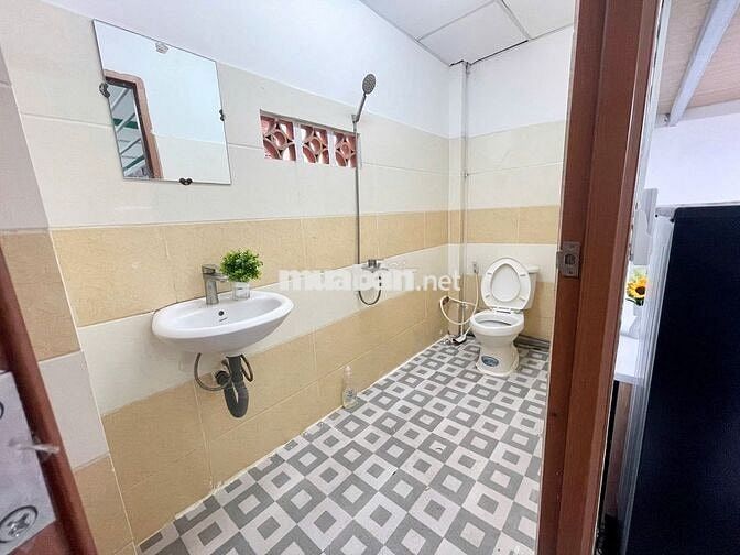 Cho thuê phòng trọ giá rẻ full nội thất Lâm Văn Bền
