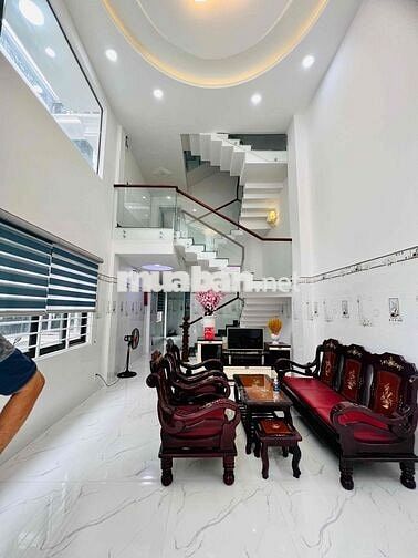 Nhà Mới Xây 100% DT 220m2 1Trệt 1Lửng 3Lầu 5Pn 5Wc Sẳn Máy Lạnh