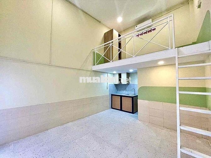 Gần Trung tâm, tiện di chuyển TDTU, NTTU, UFM - Gác cao cửa sổ thoáng