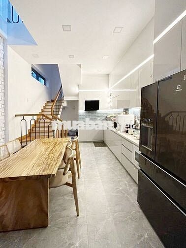 Chính chủ bán nhà đẹp mới xây 5 tầng đường 3/2, 233,7m2 chỉ15 tỷ nhỉnh