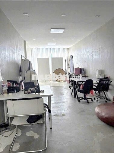 🏡 [4mx18m]🏡 MẶT TIỀN ĐẶNG VĂN NGỮ❌ NHÀ CÓ SÂN, CÂY CHE BÓNG MÁT