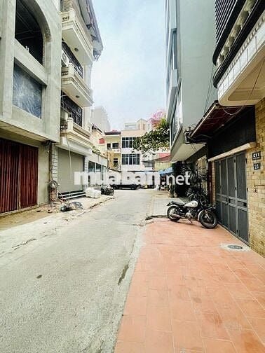 Bán Nhà Dương Quảng Hàm Cầu Giấy 2 Mặt Ngõ Ô Tô 48,5m 5 tầng 11.95 tỷ