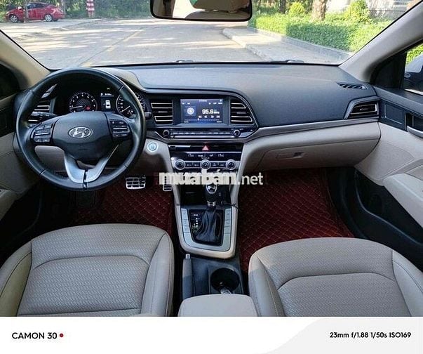 Hyundai Elantra 2021 2.0 AT - Siêu đẹp