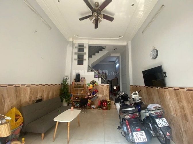 CHO THUÊ NHÀ ĐƯỜNG Luỹ BÁN BÍCH : 4 x 13 ĐÚC 3 Lầu Đẹp : 3 PN 