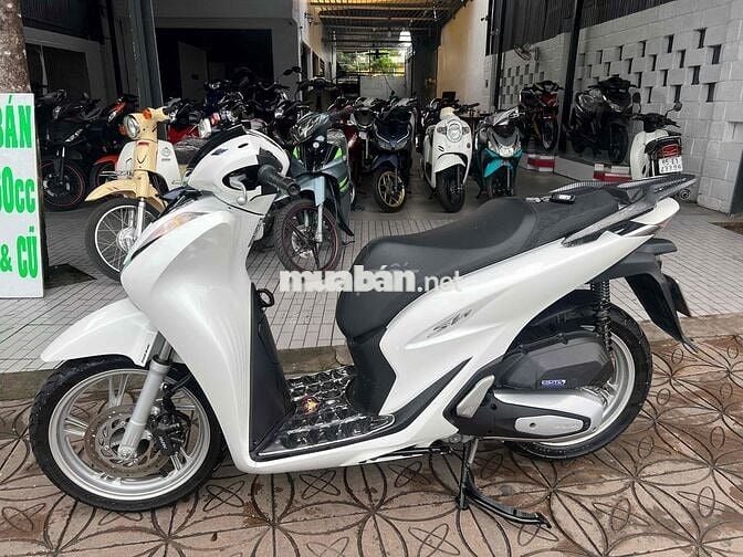 Sh 125 2022 trắng Ngọc trinh  như mới.