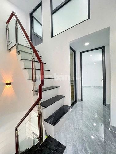 Nhà ngộp Trịnh Đình Trọng, Tân Phú / 64m2 / 2 tỷ 590 triệu / sổ riêng