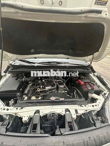 Toyota Innova 2018 2.0E số sàn, màu trắng camay