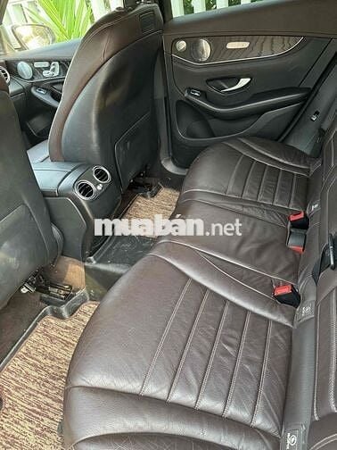 Mercedes Benz GLC 2018 250 4Matic - 90000 km