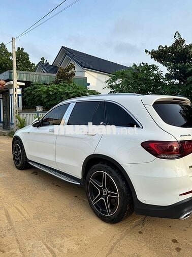 Mercedes Benz GLC 2018 250 4Matic - 90000 km