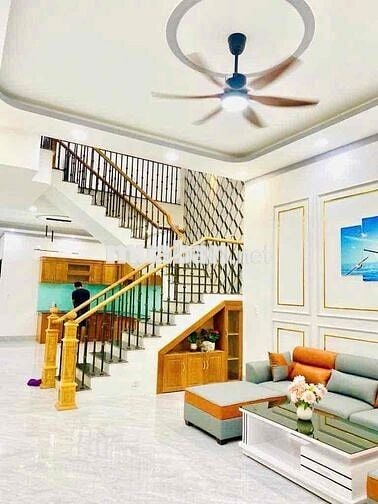 EM Bán nhà một trệt một lầu thiết kế theo phong cách hiện đại. Kp3a Tr