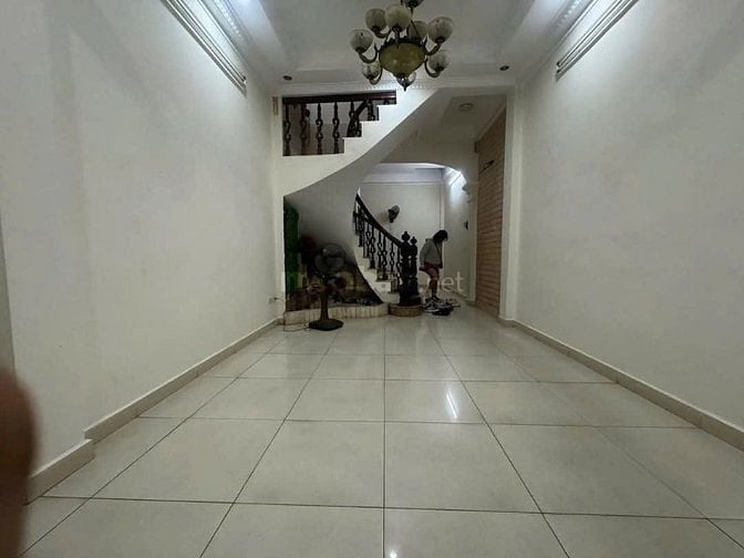 Nhà 4T hai mặt thoáng P/Lô víp Nguyễn Chí Thanh vỉa hè ngõ 6m sát Mp 