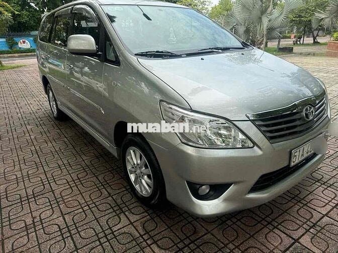 Toyota Innova 2013 E - 72000 km
