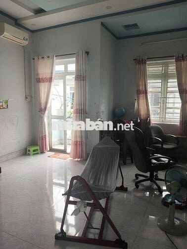 150m2, tầng1": 1pkhách1păn+bếp+tolet,lầu bankong P.khách 2.P.ngủ,tolet