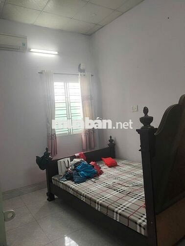 150m2, tầng1": 1pkhách1păn+bếp+tolet,lầu bankong P.khách 2.P.ngủ,tolet