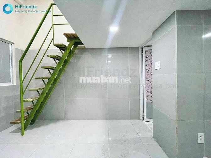 TRỐNG LẠI CHƯNG CƯ RỘNG 40m2 Ở ĐƯỢC 4 NGƯỜI NGAY NGÃ TƯ HÀNG XANH