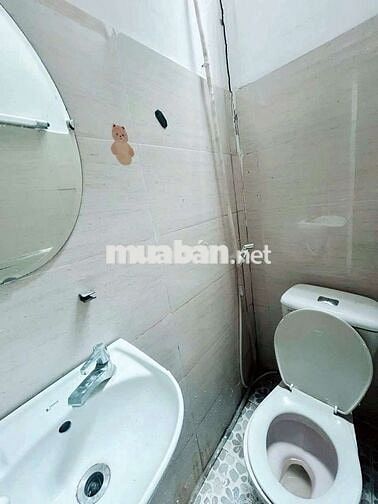 Phòng cửa sổ giá rẻ gần các trường đại học