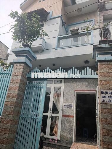 150m2, tầng1": 1pkhách1păn+bếp+tolet,lầu bankong P.khách 2.P.ngủ,tolet