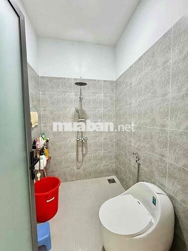 Bán nhà ngay chợ thạnh xuân hẻm xe hơi quận 12