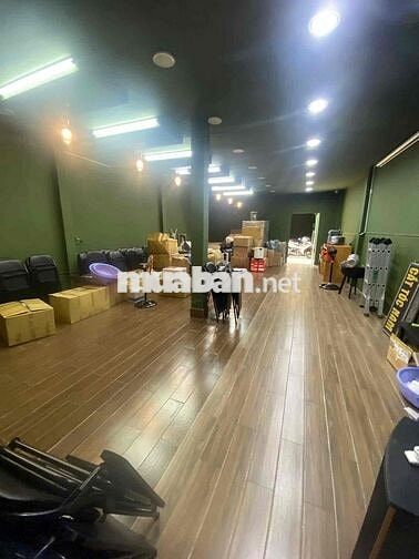Phòng Rộng dưới trệt 90m2 ở nguyễn văn quá