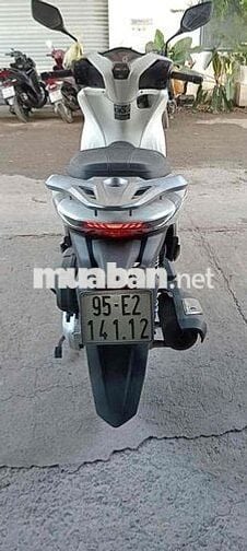 Shvn 160 trắng tỉnh xe đẹp zin 100% chưa dặm tút