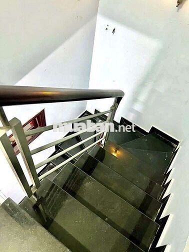 Bán căn nhà phường hiệp thành Q12 . DT 4x12 đúc1trệt,1 lửng . giá 4,15
