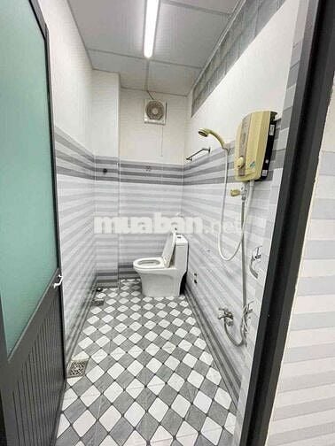 Nhà lầu 4 phòng 4 máy lạnh hẻm đường 30/4