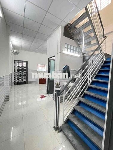 Nhà lầu 4 phòng 4 máy lạnh hẻm đường 30/4