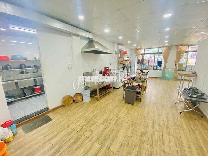 SANG QUÁN MẶT TIỀN 7x11M VỊ TRÍ SẦM UẤT Q7