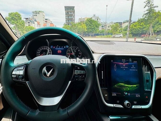 VinFast Lux SA2.0 2020 Premium 2.0 AT - 48888 km