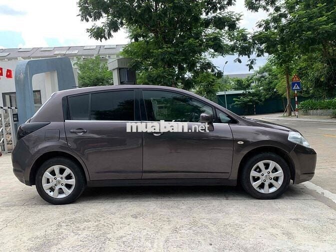 Em cần bán Nissan Tiida 1.6 nhập nhật cuối 2009