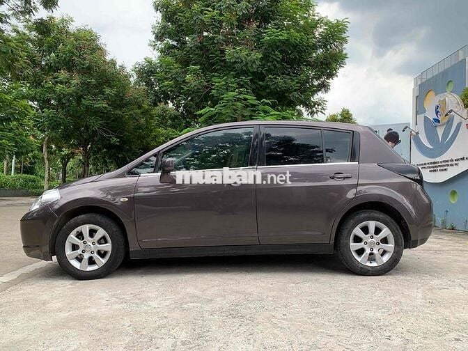 Em cần bán Nissan Tiida 1.6 nhập nhật cuối 2009