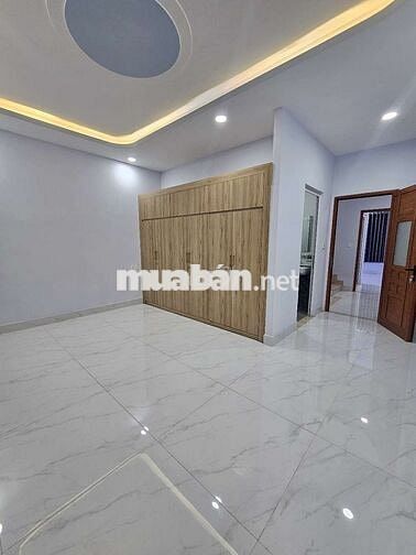 Nhà mới xây, kdc yên tĩnh 4pn 5wc dg xe công vỉa hè ôtô đậu thoải mái