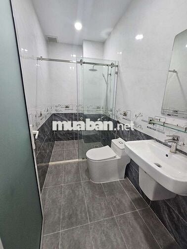 Nhà mới xây, kdc yên tĩnh 4pn 5wc dg xe công vỉa hè ôtô đậu thoải mái