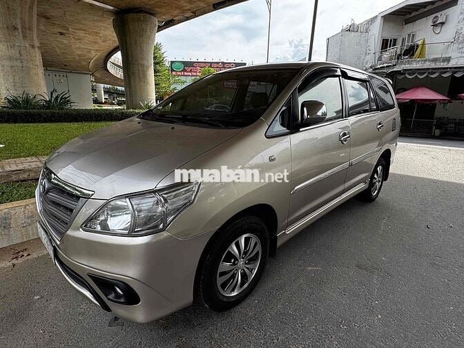 Toyota Innova 2014 E - 99000 km