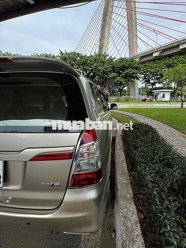 Toyota Innova 2014 E - 99000 km