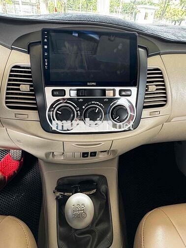 Toyota Innova 2014 E - 99000 km