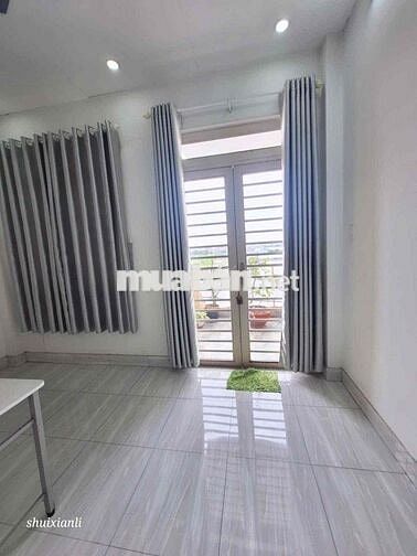 nhà full Nội Thất, trệt 2 lầu có 4 phòng ngủ 3wc, hẻm xe tải