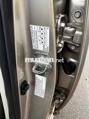 Toyota Innova 2014 E - 99000 km