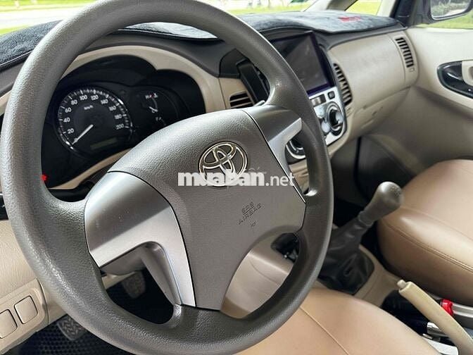 Toyota Innova 2014 E - 99000 km