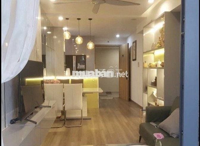 Emerald cho thuê gấp căn 2PN + 2WC, Full NT, giá 14tr, view công viên