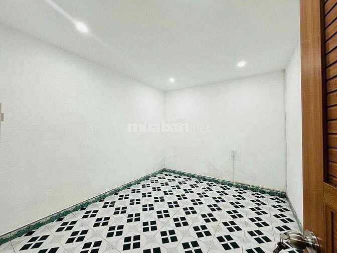 BÁN NHÀ MÊ LỬNG KIỆT NGUYỄN PHƯỚC NGUYÊN, gần đường