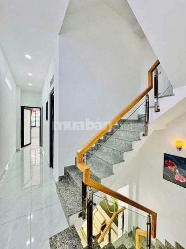 Sang nhượng gấp nhà 41m2 Yên Thế, P. 2, Tân Bình. Gần sân bay TSN