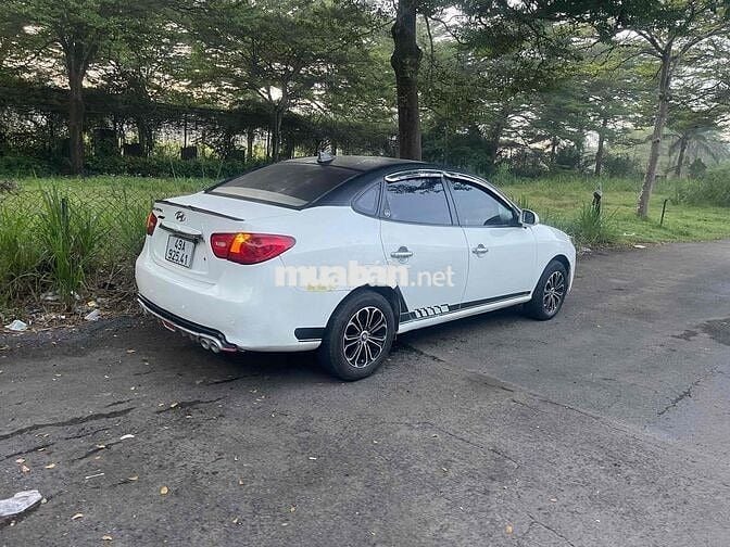 Hyundai Elantra 2011 - 6879 km