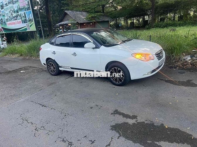 Hyundai Elantra 2011 - 6879 km