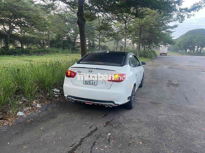 Hyundai Elantra 2011 - 6879 km