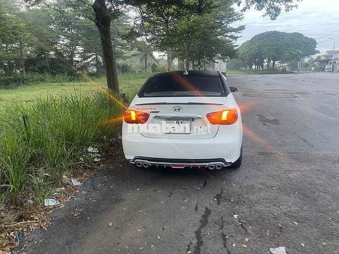 Hyundai Elantra 2011 - 6879 km
