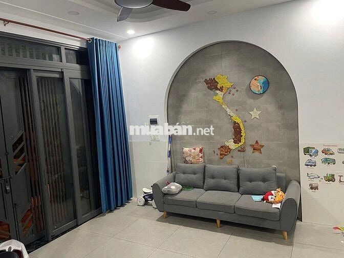 Cho thuê nhà 2 lầu 3 phòng ngủ thuộc KDC phú hồng thịnh Bình An dĩ an