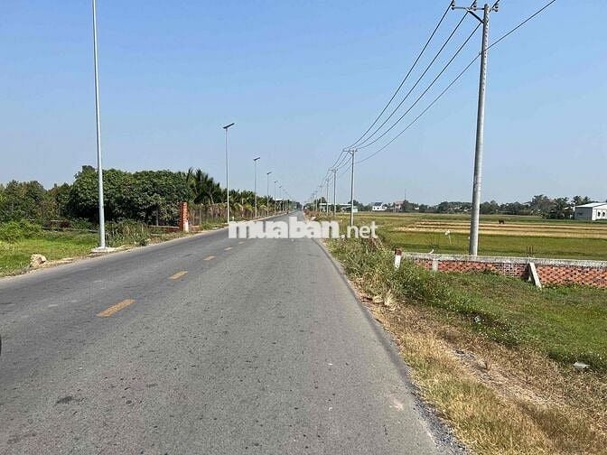 CẦN BÁN LÔ ĐẤT MẶT TIỀN THỊ TRẤN BẾN CẦU NGAY CỬA KHẨU MỘC BÀI
